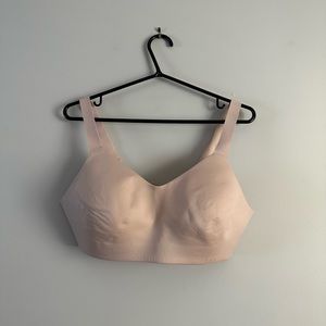 Lululemon wireless bra size 38DD